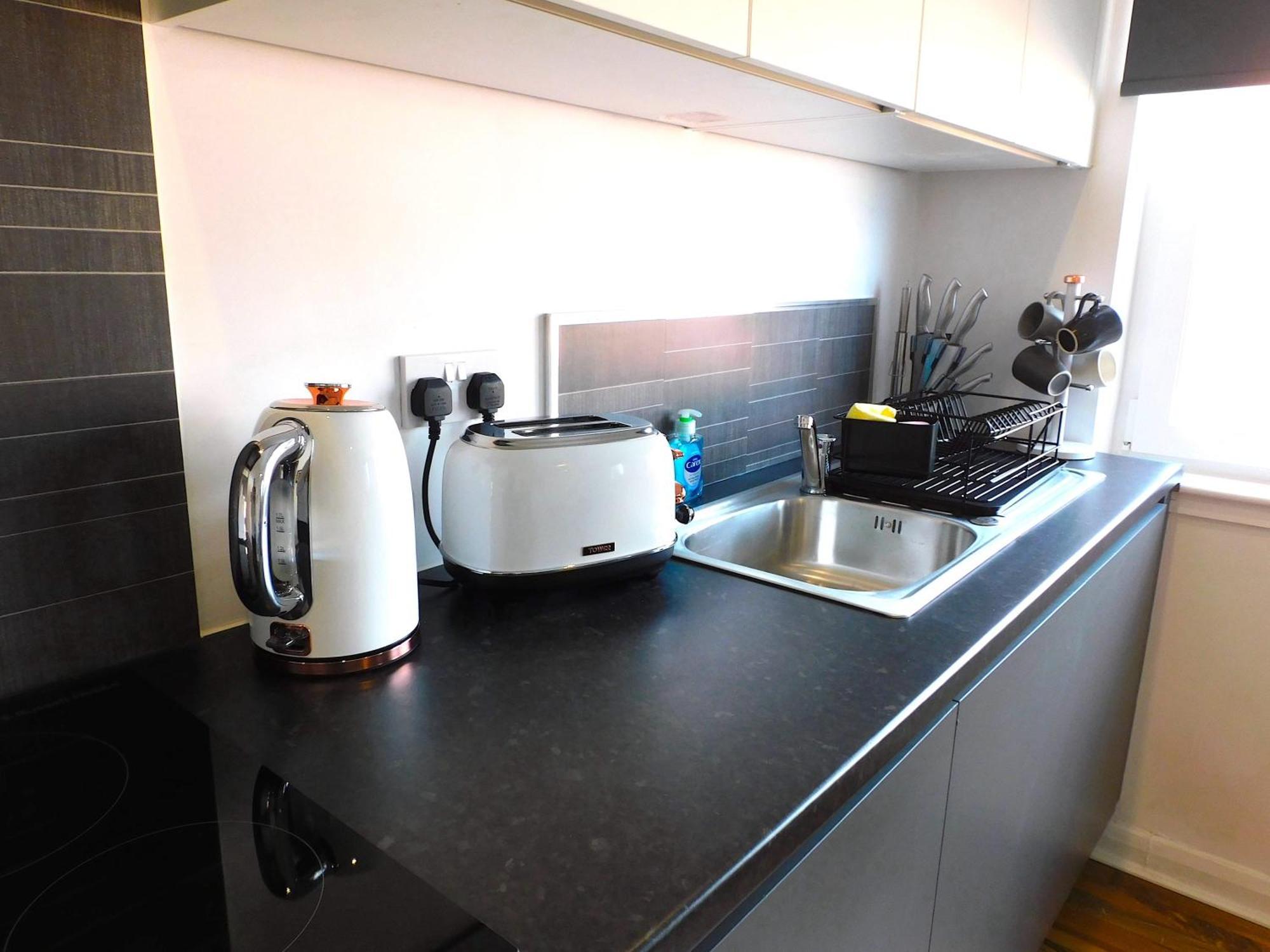 Newly Refurbished 1 Bed Apt In Hamilton Close To Station And Local Amenities Eksteriør bilde
